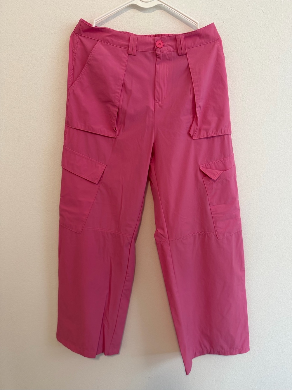 Women's Cargo Wide-Leg Pants in Fuchsia